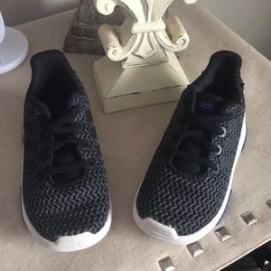 Toddler shoes excellent condition 7c